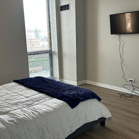 Cozy1 Bdrm Apartment Located In The Heart Of Downtown Oak Park By Glow & Explore ภายนอก รูปภาพ